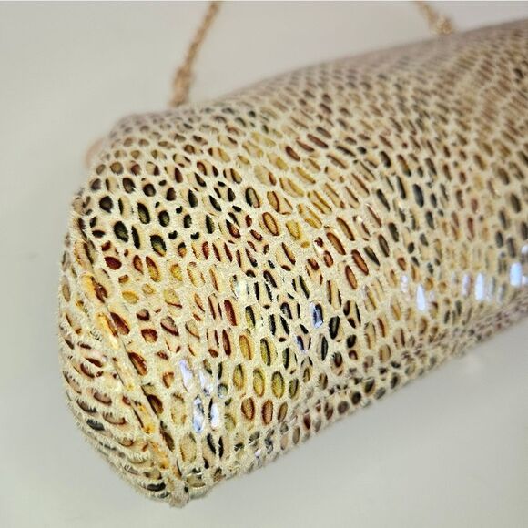 NWOT Urban Expressions Vegan Cruelty Free Tan Gold Soft Snake Skin Large Clutch - Picture 8 of 8